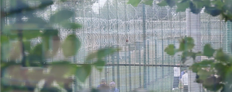 Razor-wire-at-Campsfield-by-Stand-Off-Films